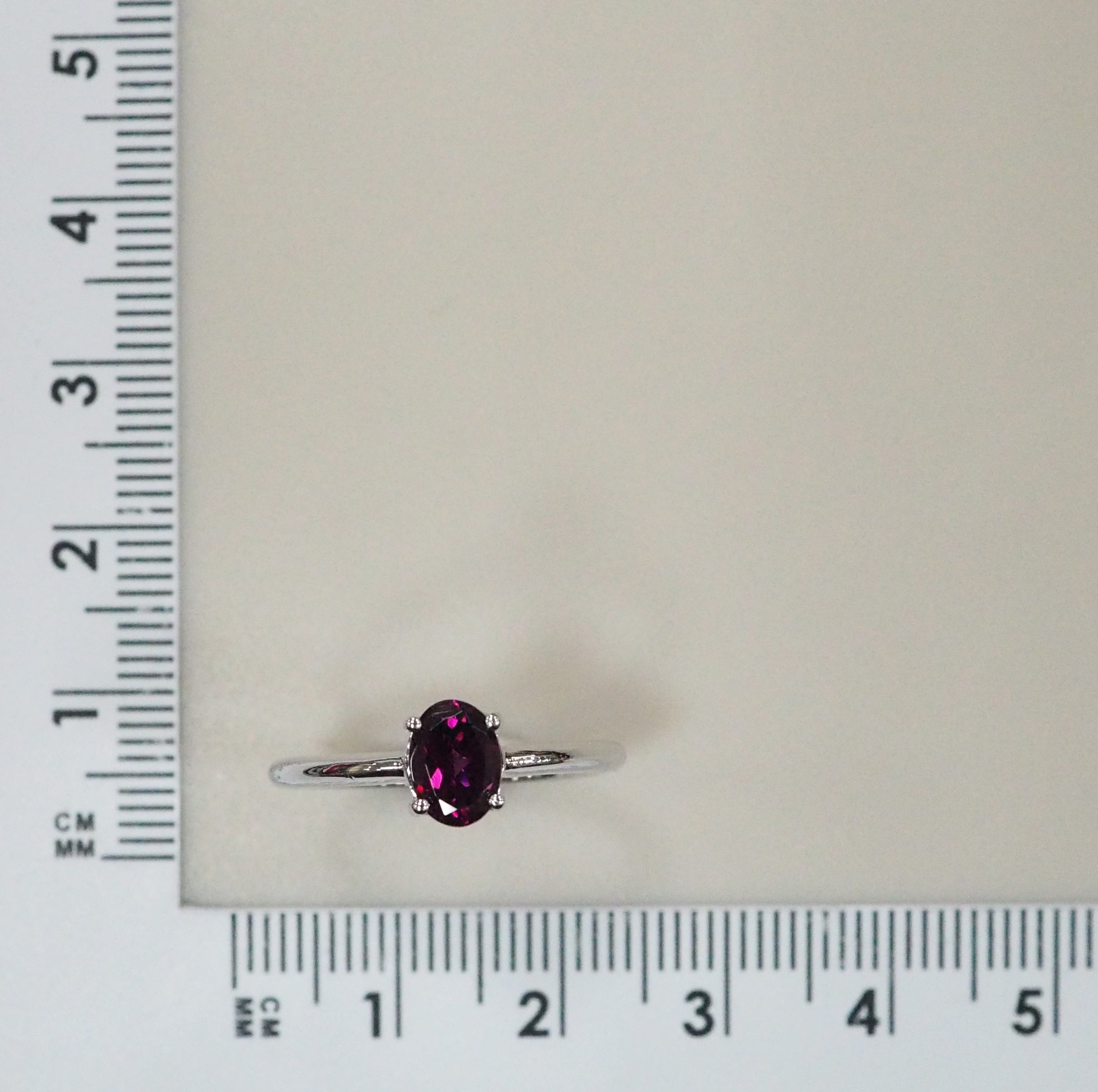 Серебряное кольцо с гранатом Умбалит